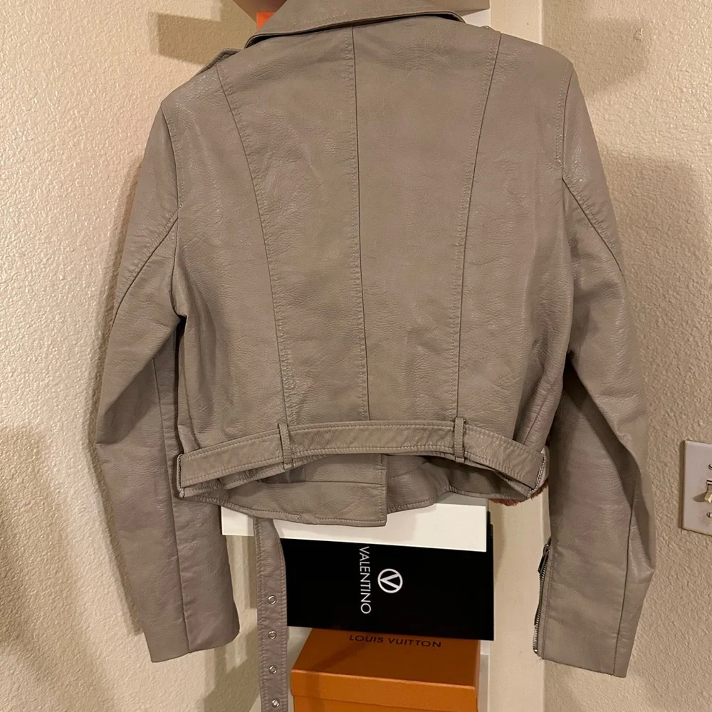 Women’s leather jacket🦋🌺❤️🔥 - Picture 2 of 5